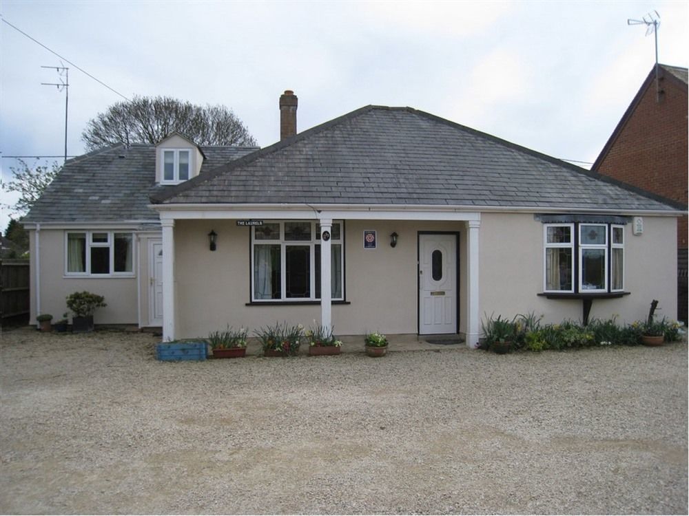 Laurels Guesthouse Witney Exterior photo