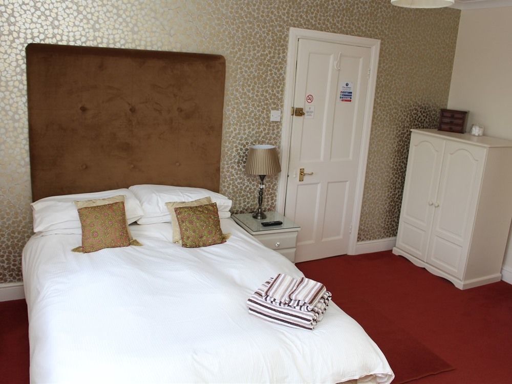 Laurels Guesthouse Witney Exterior photo