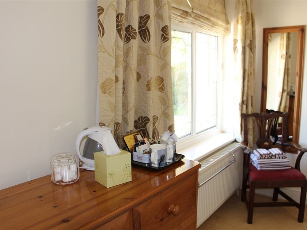 Laurels Guesthouse Witney Exterior photo